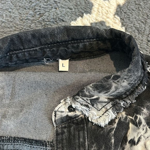 Elan Women’s Distressed Frayed Rock and Roll Jacket - Picture 6 of 7